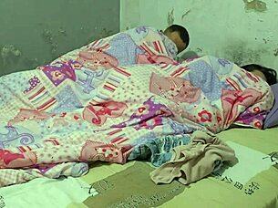 meu meio imao timido se masturba assistindo a alguns videos xxx e eu mostro a ele como e foder uma mulher de verdade