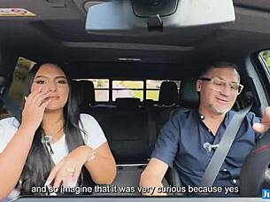 Valen Arias the curvy Colombian masturbates and shares her tastes on the road