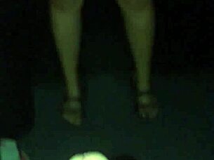Falei para o marido que fiz hora extra mais fui na casa de swing casada muito safada vai na casa de swing e distribui a buceta na balada