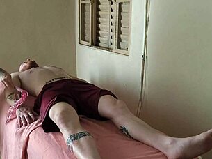 quem qeur uma massagem minha