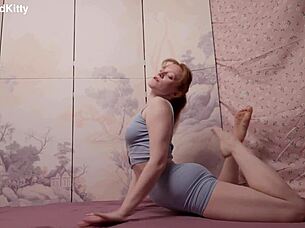 Redhead flexible gymnast sucks off her boyfriend full video
