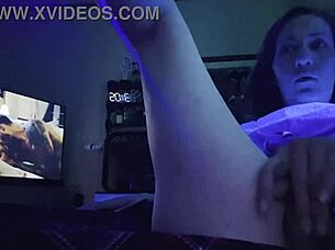 Nikki Lixxx Twerks And Squirts In Yoga Pants