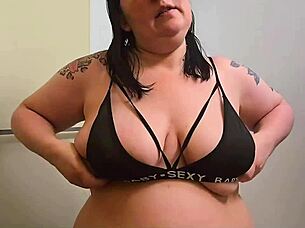 Beautiful Breasts Of Amazing Amateur Candid Sandra