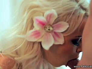 a beautiful blonde gives experienced blowjob
