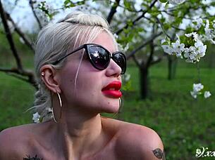 Gardener fucked the girl in mouth pov outside