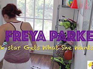 freya parker fucks on desk for cum
