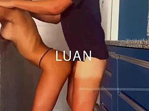 Trair meu marido com jogador famoso na frente dele