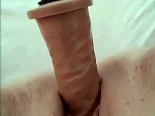 Canadian milf records private bedroom videos