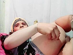 Atrevida Linda Y Femenina Ts Caliente Penetrando Su Ano Vagina 56 - Jovencita Duro Por El Culo - Masturbacion Anal - Pervertida Ladyboy - Mariquita Cachonda - Rubyqueen