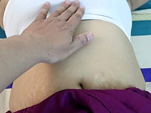 Married woman cheats and gets passionate bedroom pounding