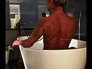 come take a bath with me