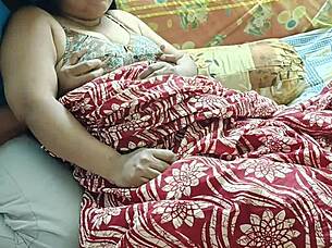 desi bhabhi showed her pussy to her boyfriend