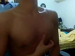 肉壯黝黑男自拍尻槍
