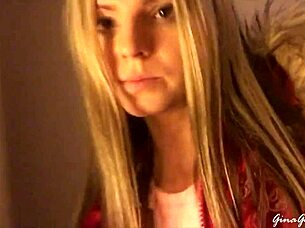 Young Russian teens make a small stop in Moscow for homemade fun. Blondes and skinny amateurs explore the city. 😊