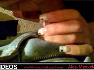 Lizz's married ass gets amateur attention