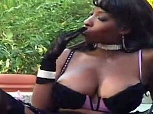 who is this hot ebony babe