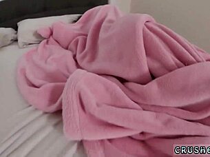 Sugar fucks teen 18+ in homemade first time with money-hungry patrons watching the step action.