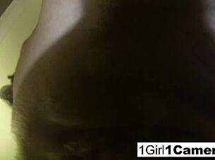 sexy carmen cruise masturbates her pussy close-up 😘