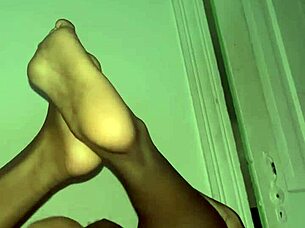 Ebony babe rips clothes and shakes dripping ass