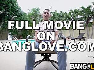 Tori Montana's BATHTUB FUCK Adventure