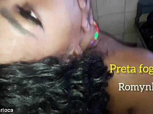 Gostosa Preta Fogosa Gozando Muito Cheia De Tesão.