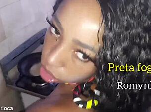 Gostosa Preta Fogosa Gozando Muito Cheia De Tesão.