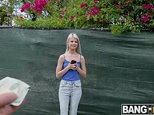 Watch luna give stranger pussy! 😏