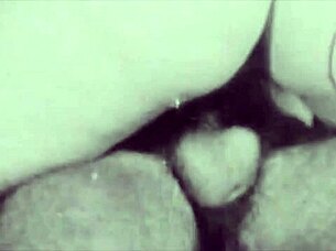 다크 랜턴이 선보이는 레트로 섹스 고백