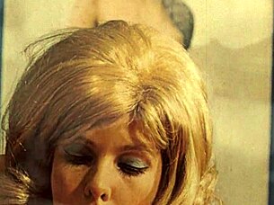 다크 랜턴이 선보이는 레트로 섹스 고백