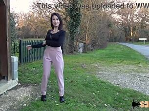 M�lia Rose takes deep anal fucking in the bathtub like a sexy slut.