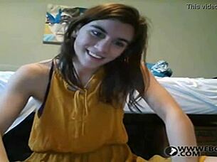 Kit Clementine Performs Live on Webcam for Wwwebgirls Com