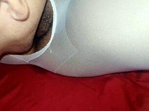 young girl gets oral before getting fucked with pantyhose on in homemade video