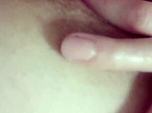 Intense Close-Up Pussy Play In Homemade Amateur Scene