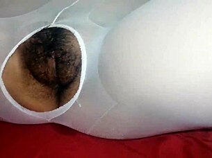 young girl gets oral before getting fucked with pantyhose on in homemade video