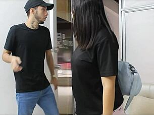 hermosa universitaria sucking neighbor's cock then fucking in living room 😍