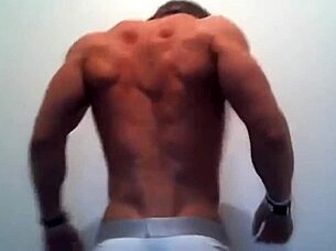 Jeff Seid flexes his muscular body in high definition