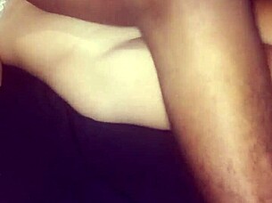 MI padrastro ME COJE cuando MAMÁ no está