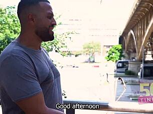 Puta does anal for fake notes 😏