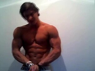 Jeff Seid flexes his muscular body in high definition