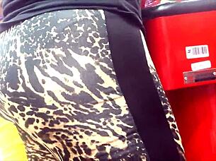 Does this leopard milf's leggings tease her rich ass?