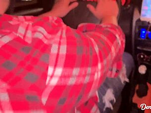 Blonde milf convinces uber driver to fuck her 😏