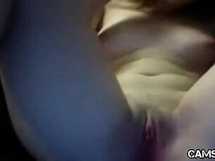 Amateur Webcam Masturbation Featuring Tits and Ass