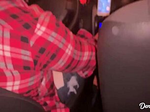 Blonde milf convinces uber driver to fuck her 😏