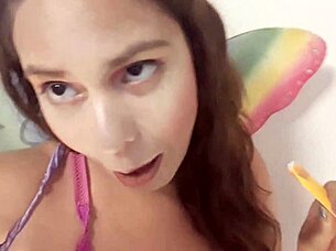 i'm ginger paris, a young 18+ teen in fairy lingerie, talkin dirty about my pussy and costumes while feelin sexy and fetishy.