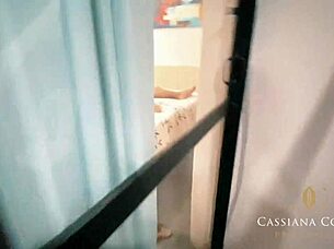 Enquanto Me Arrumava para o Natal, Fui Comida Gostoso na Missionary