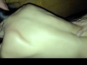 me rellenan de semen dos chicos en fiesta swinger y su semen me escurre por mi vagina uno atras de otro