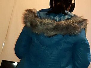 girlfriend cheats with neighbor while listening to music