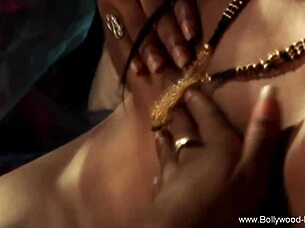 Indian brunette teases with sensual nude body!