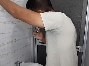 Mi Hermanastra Gives Me A Horny Blowjob