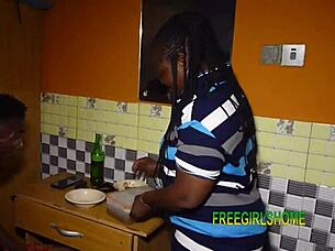 The guest fucked the hotel attendant who served pepper soup in his room.